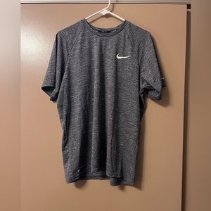 🛍️ Nike Dri-fit shirt